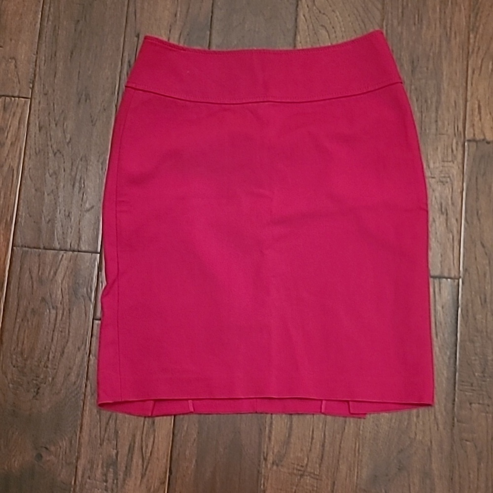 Ann Taylor Red Stretch skirt size 4